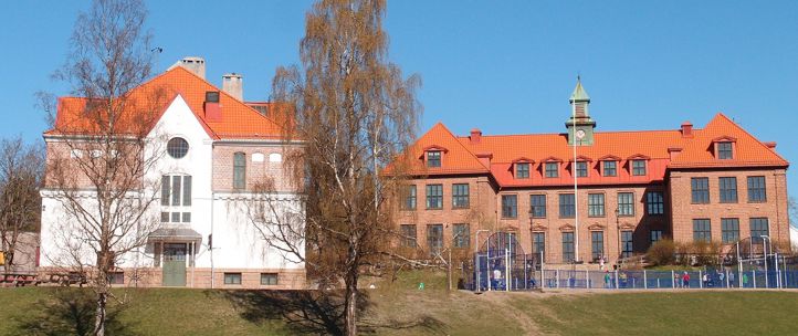 Hovedbygningene på Østensjø skole